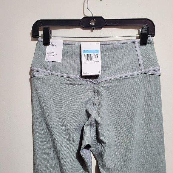Nike Women's Sz M Dri-FIT One Luxe Leggings Pants Gray DD4553-073 NWT - Picture 7 of 14